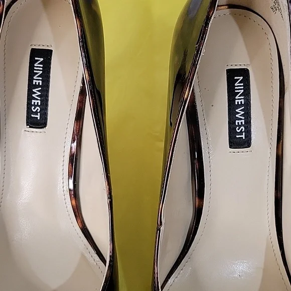 Nine West Tortoise Brown Pumps w/ Gold Chain LIKE NEW Size 8.5 - Picture 3 of 10